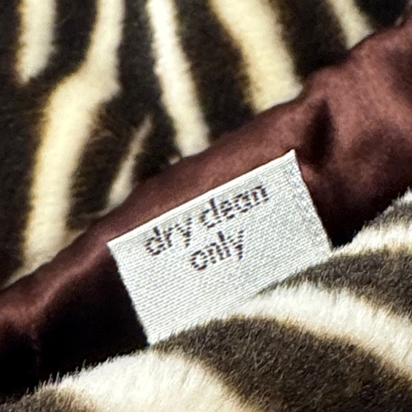 LA MAISON DE LA FAUSSE FOURRURE Paris Brown Cream Zebra Print Bucket Hat Cotton - Picture 6 of 11